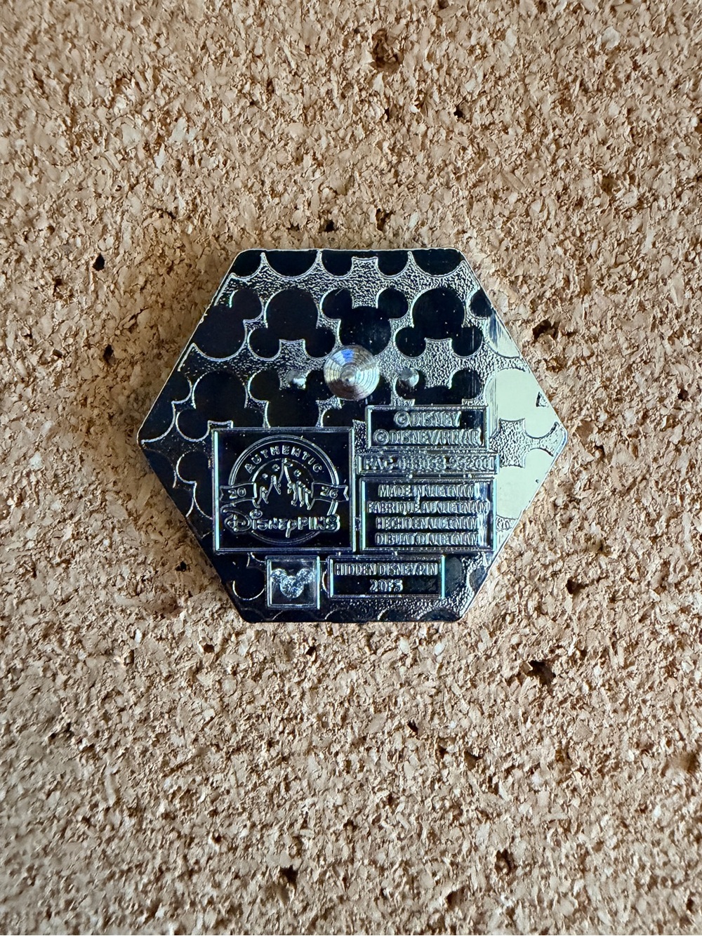 SALE! 25% off 3+ items! Disneyland Hidden Disney 2026 Enamel Pin - Pongo - Picture 2 of 2